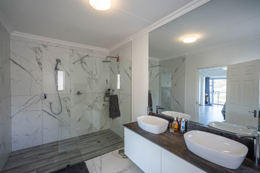 6 Bedroom Property for Sale in Royal Alfred Marina Eastern Cape